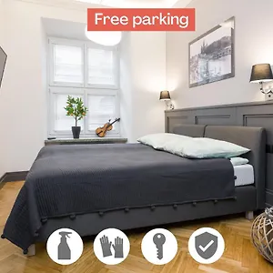 Luxury At The Main Square Apartment