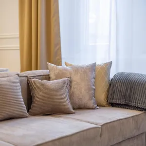 Exclusive & Prestigious W/ Balcony Apartment Budapest