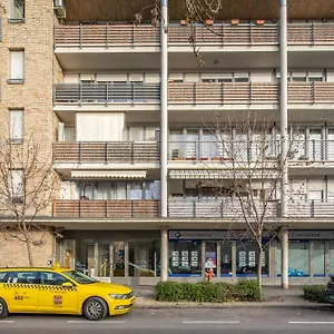 lotus-apartments-origo-with-garage.inbudapesthotels.com/